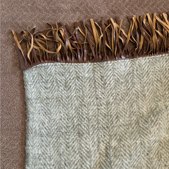 Totally Unique! Grey herringbone throw blanket with 100% leather fringe. - Picture 4 of 9